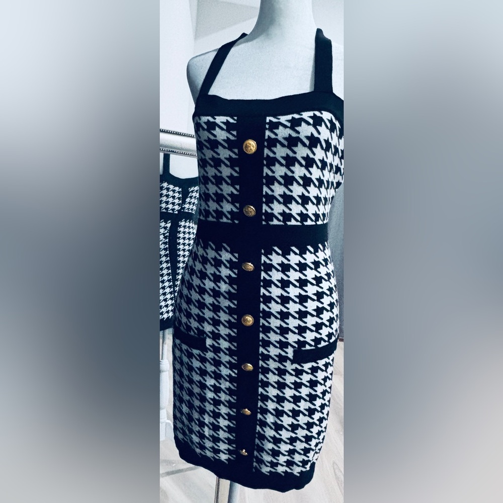 Chic Multifaceted Houndstooth Dress